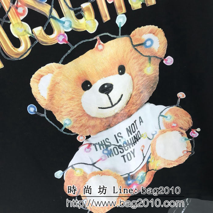 MOSCHIN莫斯奇諾 18ss專櫃最新 聖誕限定款 最新閃粉工藝 男款黑色短袖 ydi2456